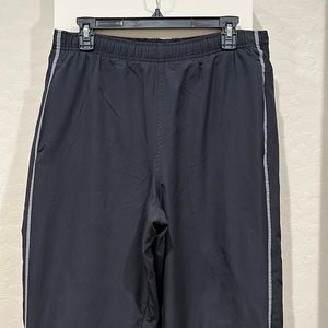 Reebok mesh lined men’s M athletic pants